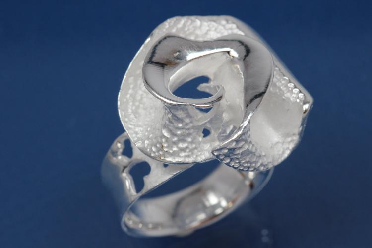 Ring liebliche Blüte 925/- Silber