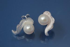 Earring Leaf and Pearl 925/- Silver polished, approx size high 19mm, wide 13,0mm,  with FW-Pearl approx size Ø8,5mm,  ear post length 10,0mm, outside Ø0,9mm,