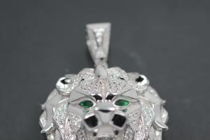 aLEm Pendant Lion King of the Steppe 925/- Silver rhodium plated with white and green emerald Zirconia,