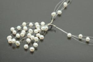 aLEm white Freshwater Pearl Necklace Summer Flair 925/- Silver rhodium plated with spring ring,