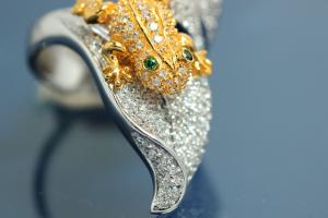 aLEm Ring Goldenes Giftfröschchen 925/- Silber teilrhodiniert / teilvergoldet mit Zirkonia weiß/grün