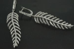 aLEm Ohrhänger mit Klappbügel Lovley Feather 925/- Silber rhodiniert, ca.Maße H 53,0mm incl. Brisur, B 11,5mm, MS 4,0mm,